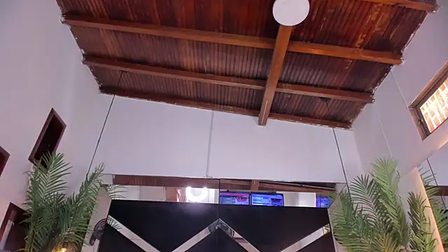 emily-fox's cam snapshot