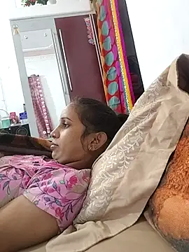 Hotty-Nidhi's cam snapshot