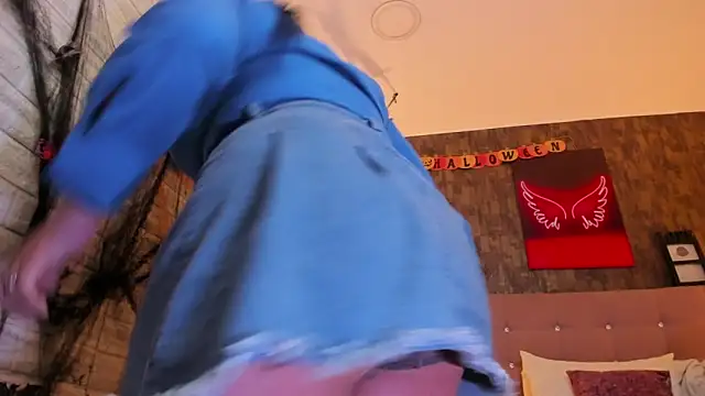 alice__tylor's cam snapshot