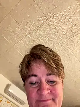 Milf-Love-fist99's cam snapshot