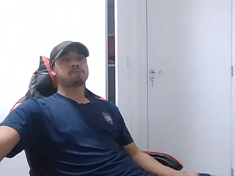 JUNINHOLEKEJR's cam snapshot