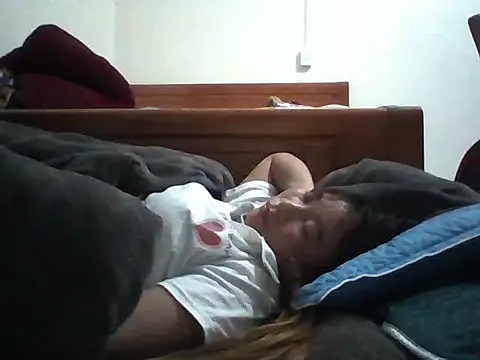 Mainay0033's cam snapshot