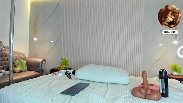 nathassa_grant's cam snapshot
