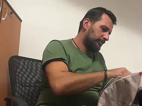 TigerOne19's cam snapshot