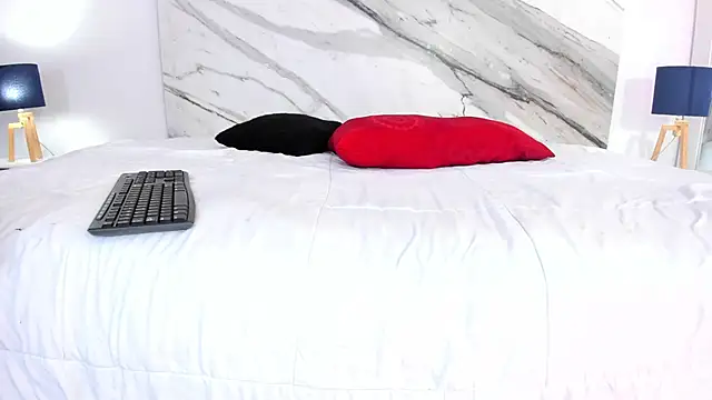 thamiina_'s cam snapshot