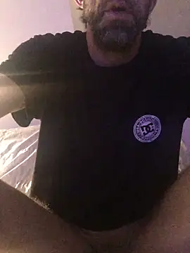 Pilote19 live sex cam