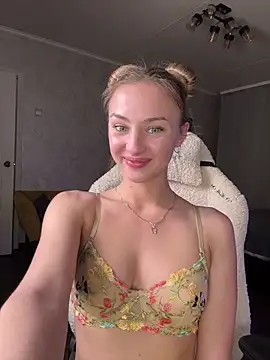 Mally_Say's cam snapshot