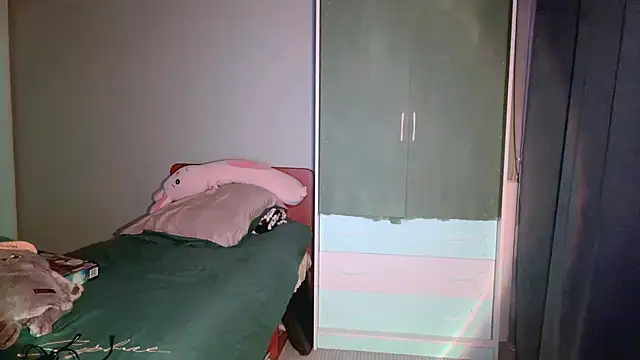 EmiIyKitty's cam snapshot