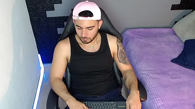 adamhairy's cam snapshot