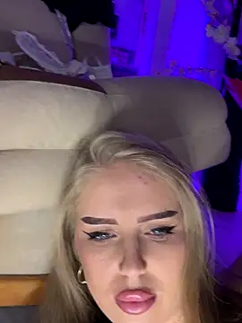 AubrieleRouj1's cam snapshot