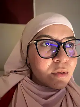 MatchedEyebrow live sex cam