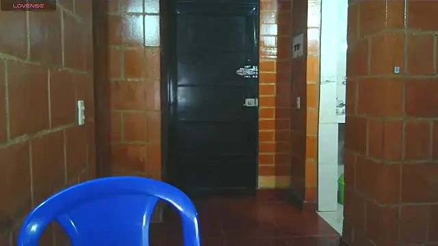 Charlotte_Allen_'s cam snapshot