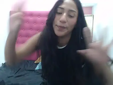 LuluXwithy's cam snapshot