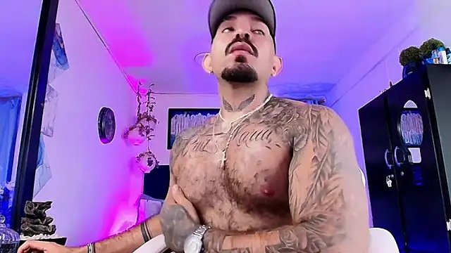 Adil_aminn's cam snapshot