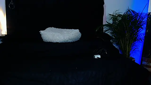 thomasbennett_'s cam snapshot