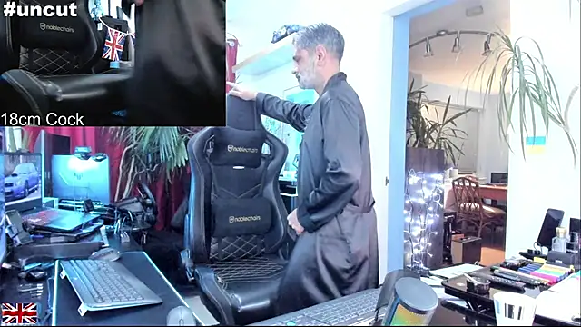 OnlineBossUK's cam snapshot