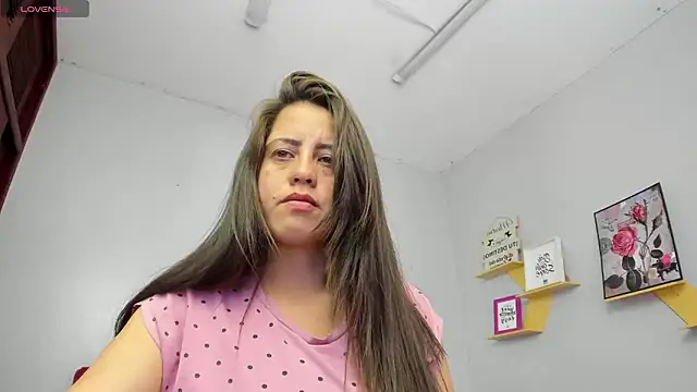 kathina_giraldo's cam snapshot