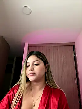 lunablossom_'s cam snapshot