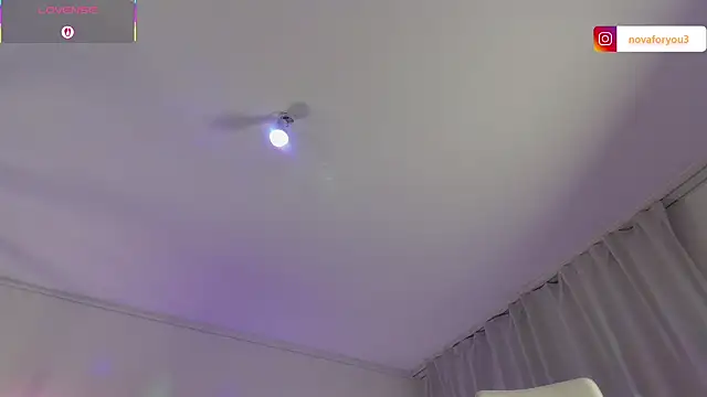 Nova-Lee live sex cam