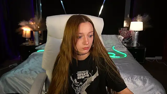 FoxyMayy's cam snapshot