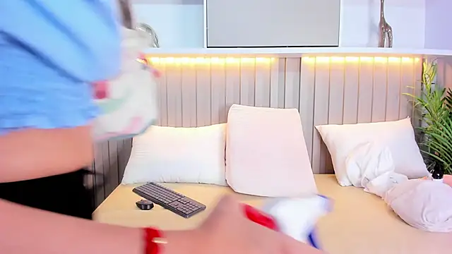 violett_rabbit_'s cam snapshot