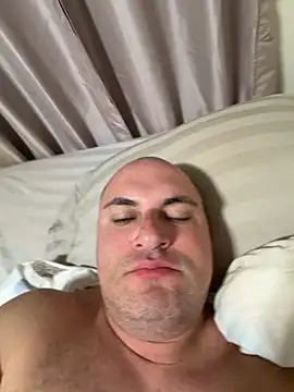 SluggishChase99's cam snapshot