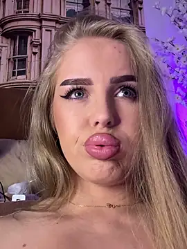 AubrieleRouj1's cam snapshot