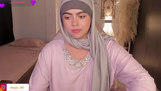 shayla_18's cam snapshot