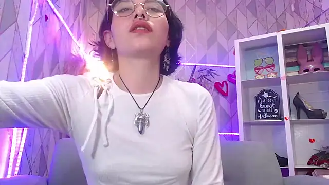 charlottemoonxz's cam snapshot