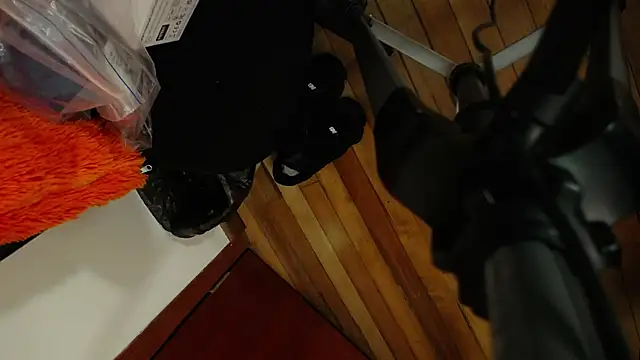 Hera_n_zeus_'s cam snapshot