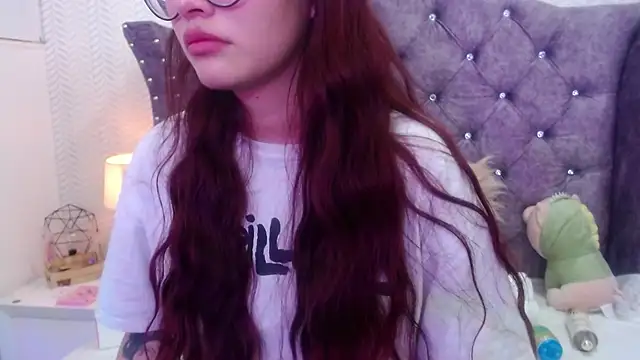 RavenLove_'s cam snapshot