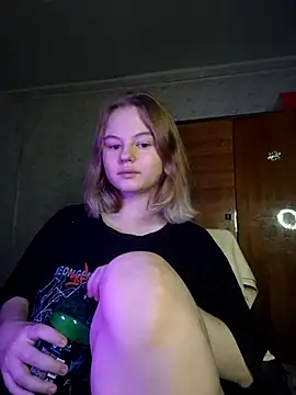 SlipperSherry's cam snapshot