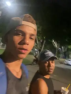 Dylams_maja's cam snapshot