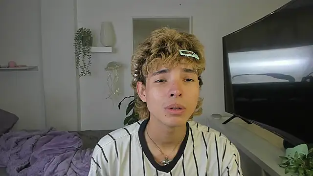 santy-kitty's cam snapshot