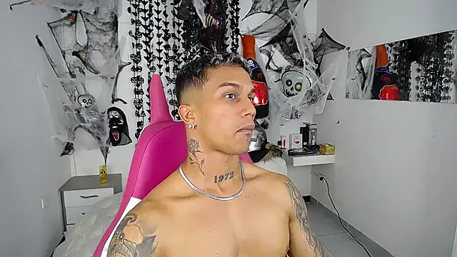 Leonard_Price live sex cam