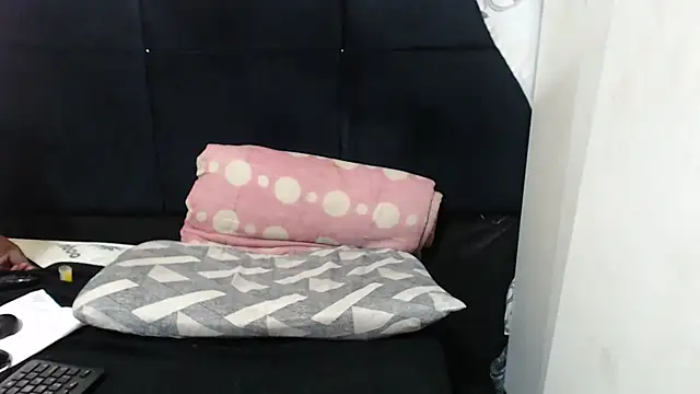 SweetHotBabby18's cam snapshot