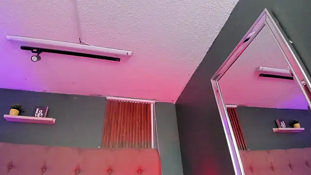 Karol_Pagee's cam snapshot