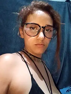 lola_mamadas's cam snapshot