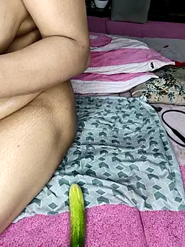 PRIYA_22's cam snapshot