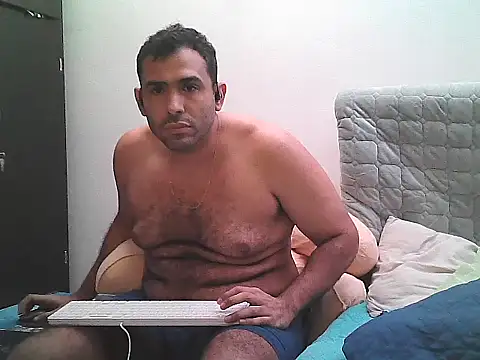 AlphaLatinoBear's cam snapshot