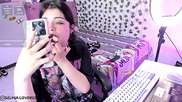 selina_lovers_'s cam snapshot