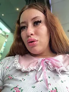 AndreaMood live sex cam