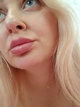 LadyLolyPop_'s cam snapshot