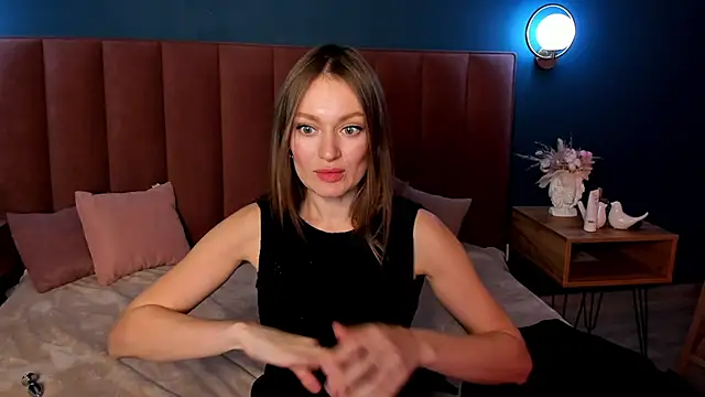 EvelynPoole's cam snapshot