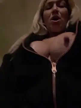 LittleMissEeve live sex cam