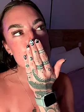 savana_heart's cam snapshot