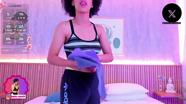 sophie_rojas's cam snapshot