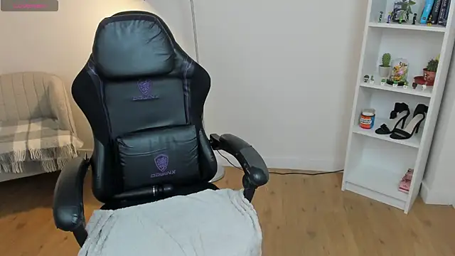 _BellaEvans_'s cam snapshot