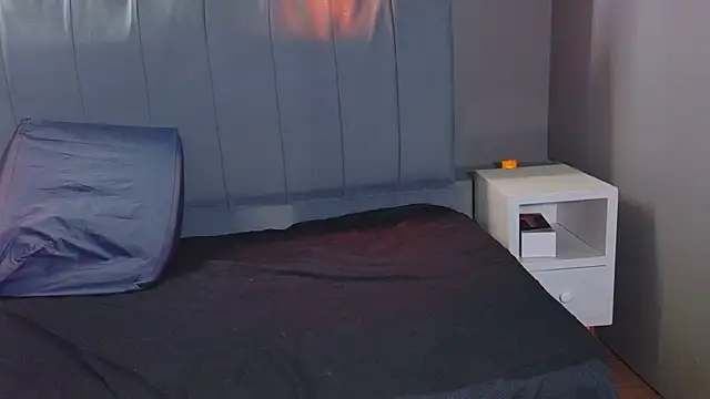 Aurora_jones11's cam snapshot