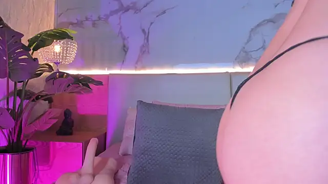 ValSmith_'s cam snapshot